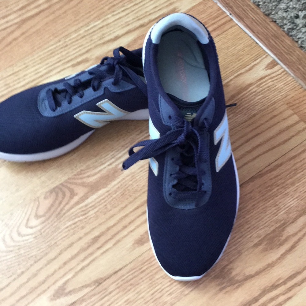 Women’s new balance shoes